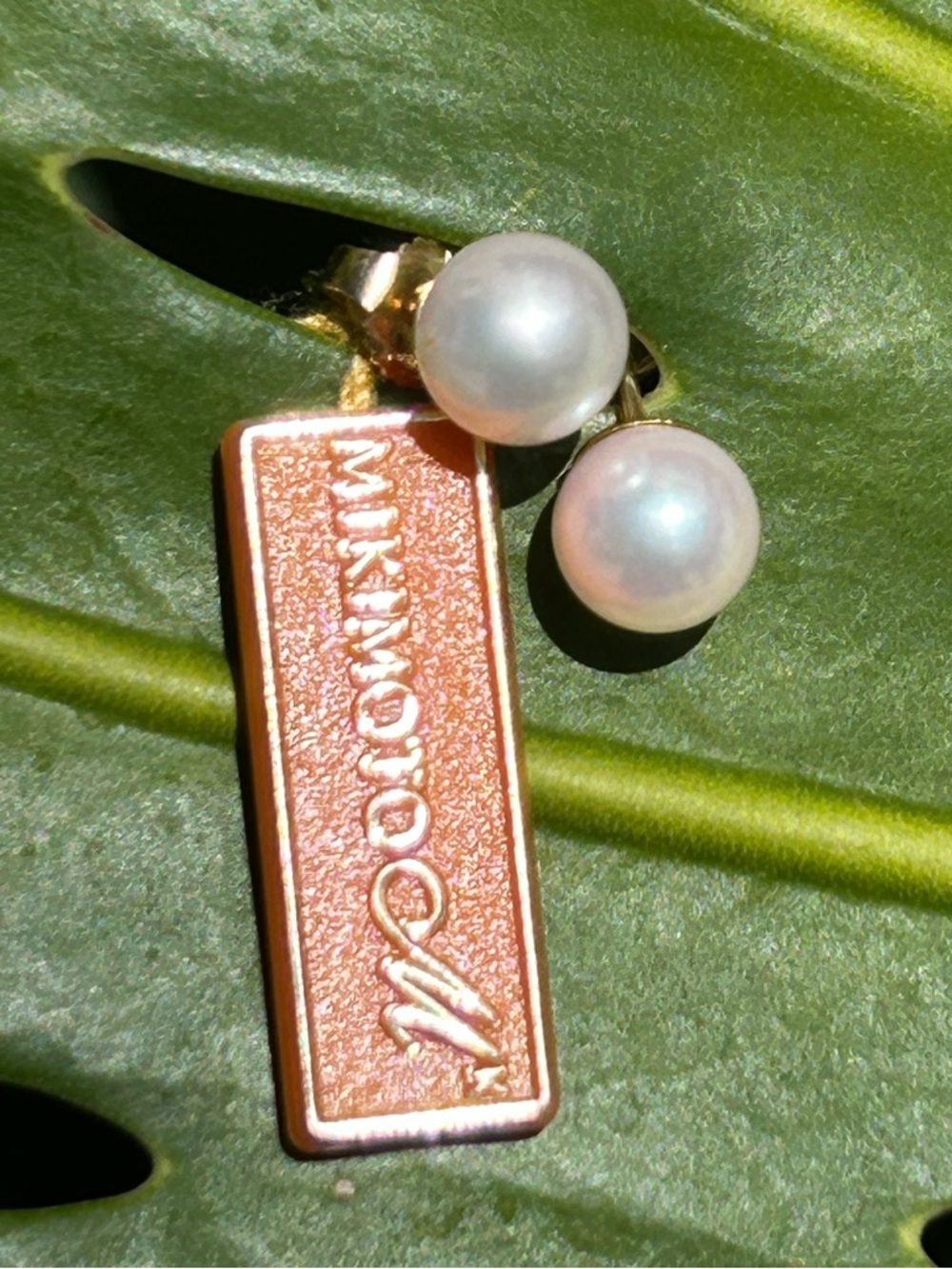Mikimoto 18k yellow gold 7.50mm White Pearl and Gold Stud Earrings